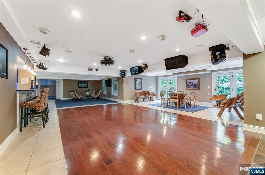 25 Wilshire Drive — photo 33