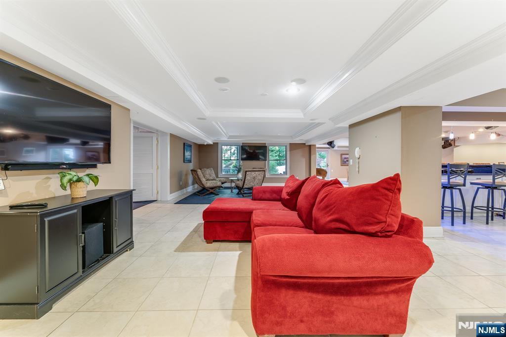 25 Wilshire Drive — photo 35