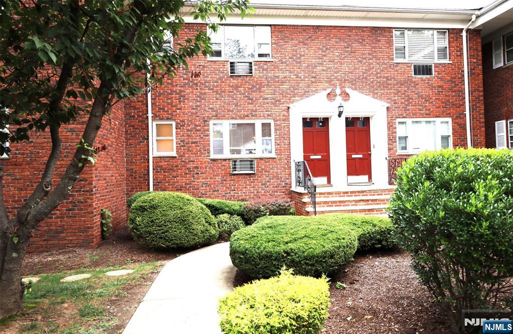 640 Franklin Avenue E1 - Photo 1