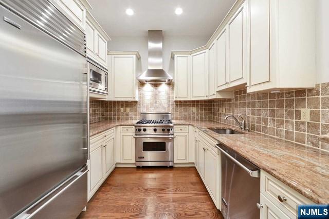 2315 The Plaza 2315 - Photo 5