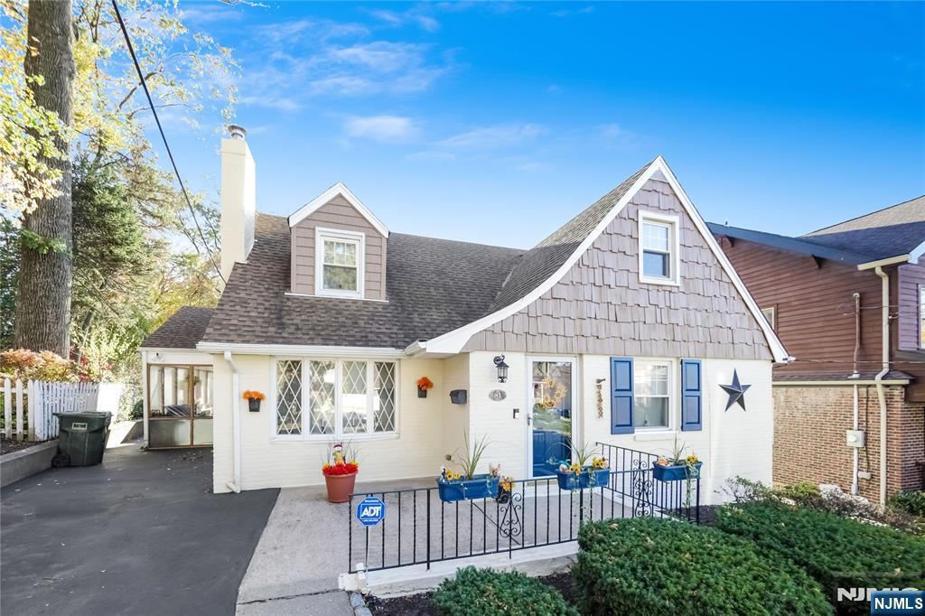 Photo 2 of Single family home for sale at 81 Gouverneur Ave, Rutherford, NJ 07070 | MLS# 26027332 | Listing updated on 2026-09-16