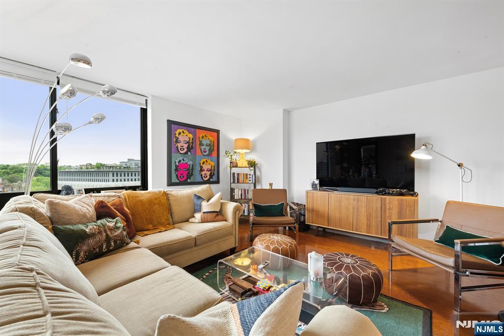 700 Grove Street 11E - Photo 3