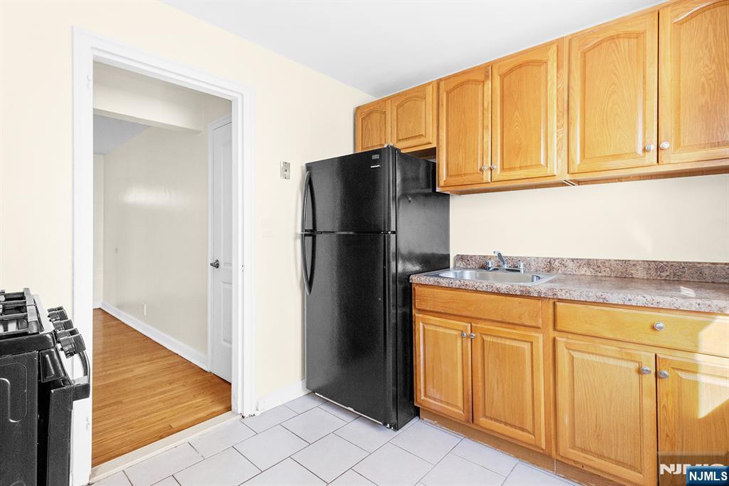 28 Sheffield Avenue E7 - Photo 4
