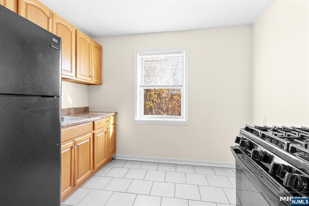 28 Sheffield Avenue E7 - Photo 5