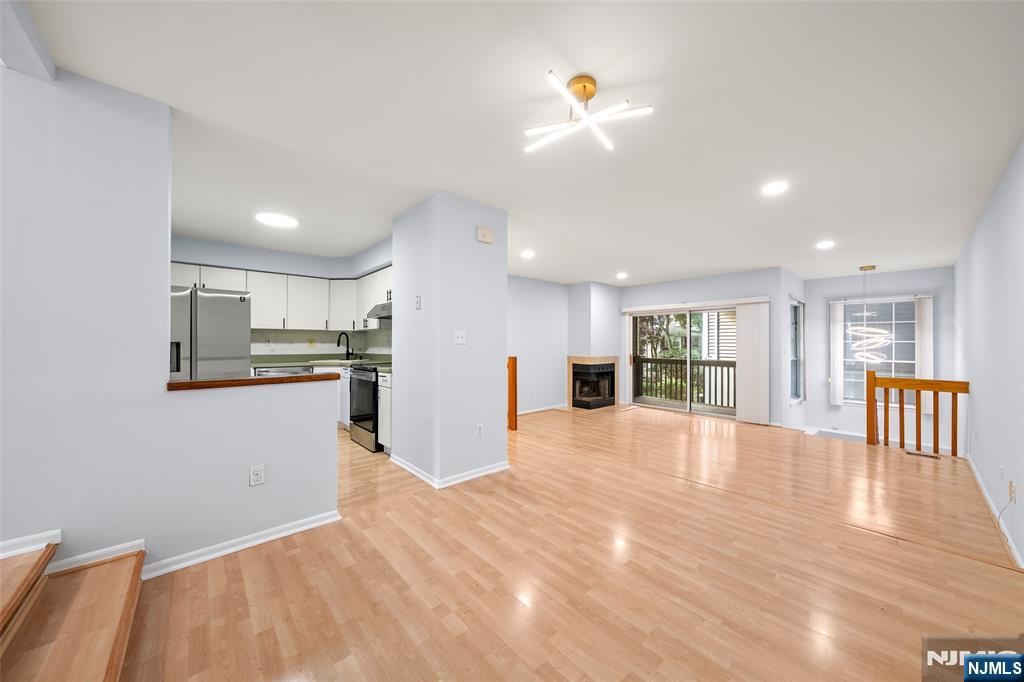 531 Windsor Drive 303 - Photo 5