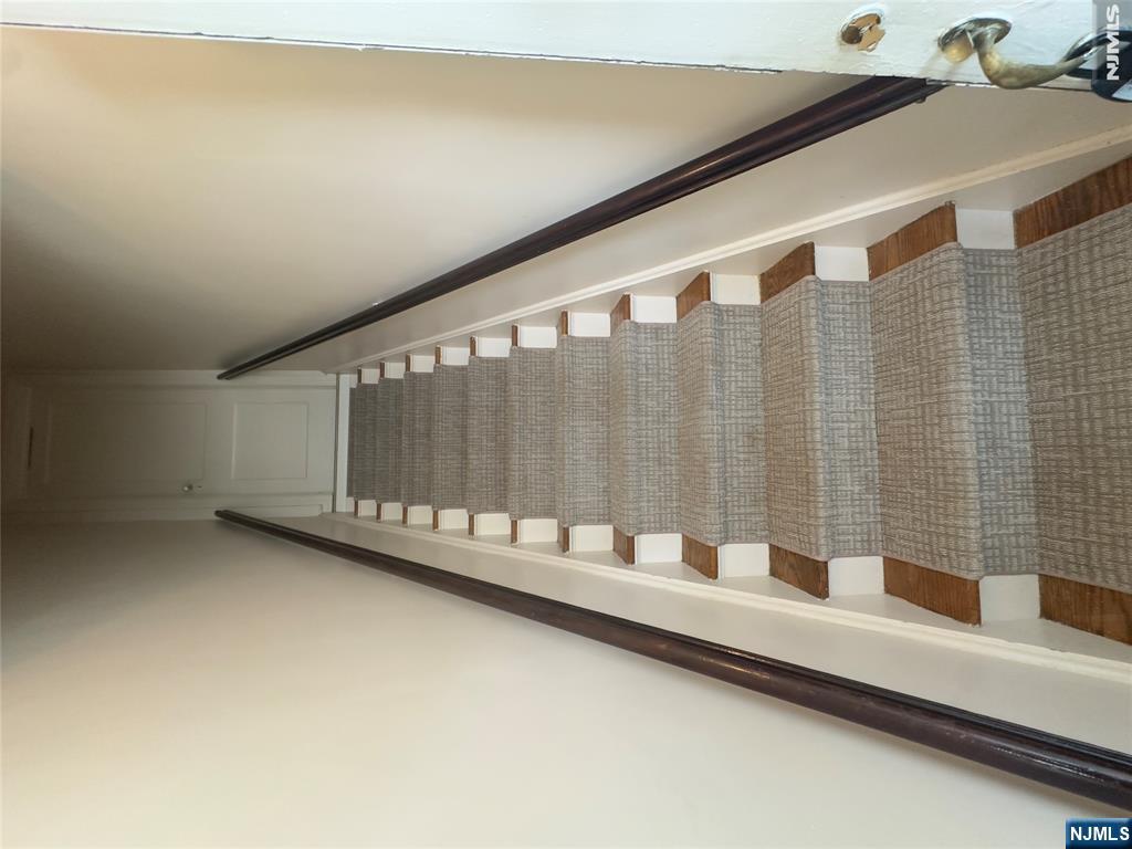 92 Aberdeen Court 2 - Photo 3