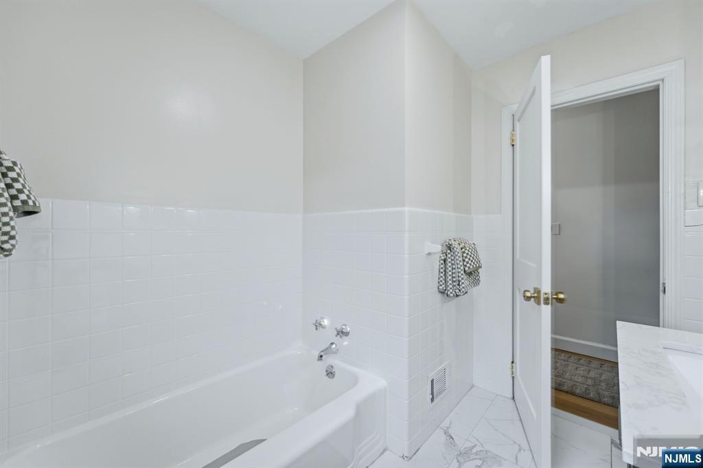 102 Mortimer Avenue