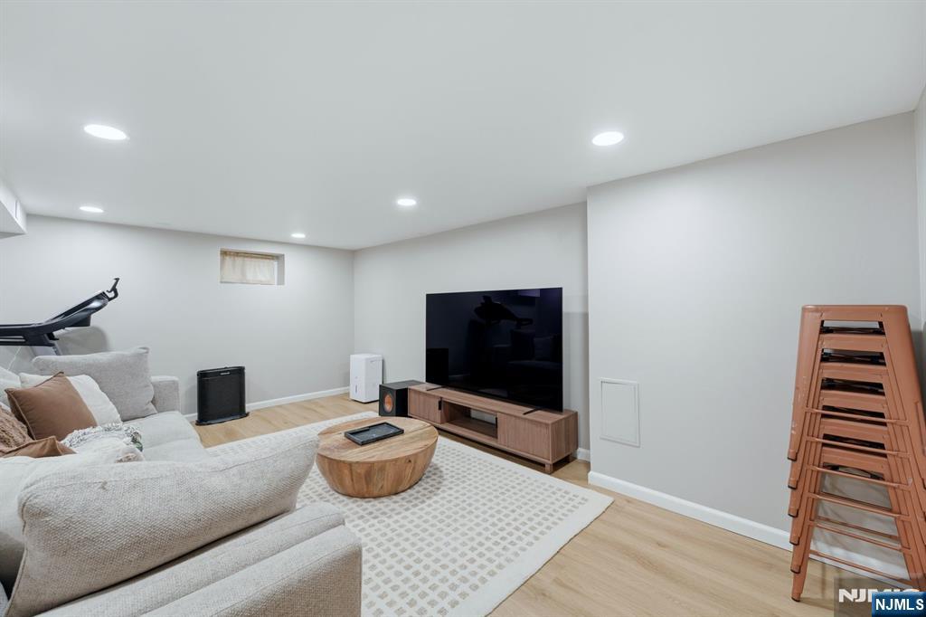 102 Mortimer Avenue
