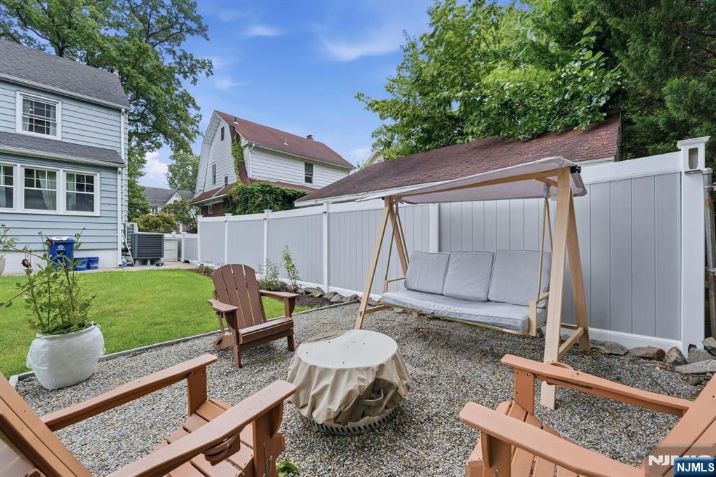 102 Mortimer Avenue