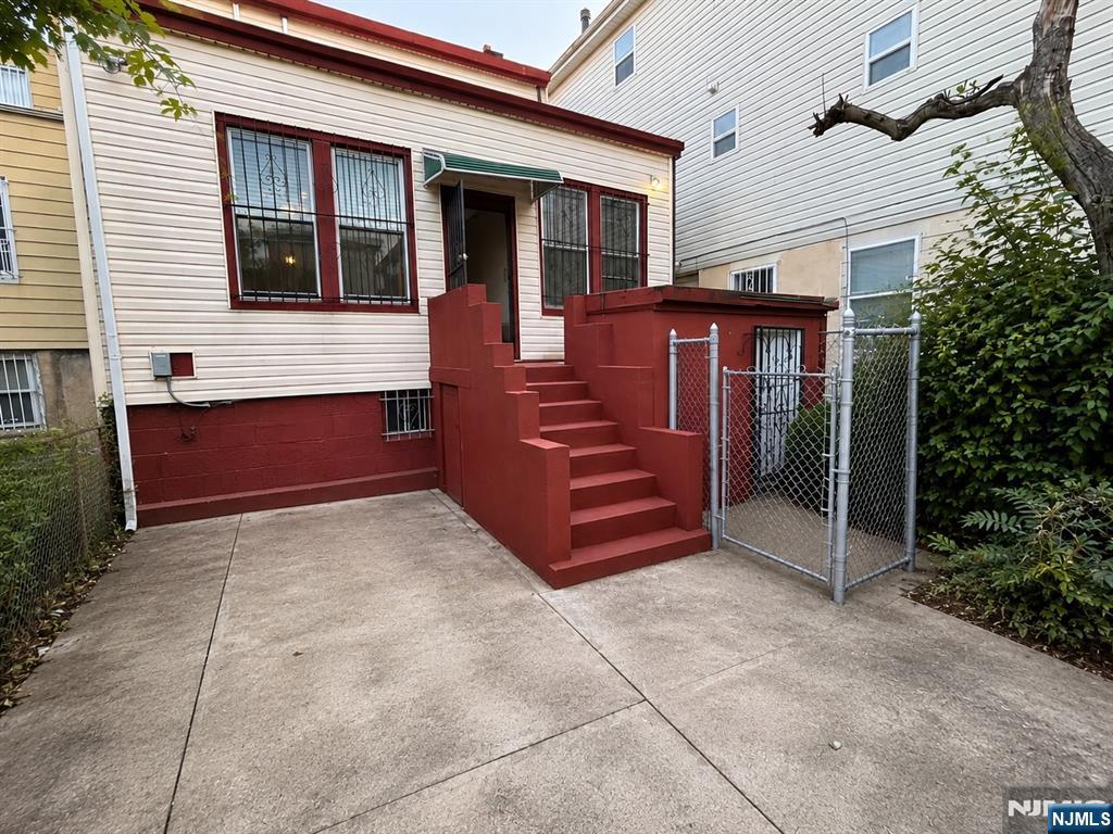 134 70th - Photo 2