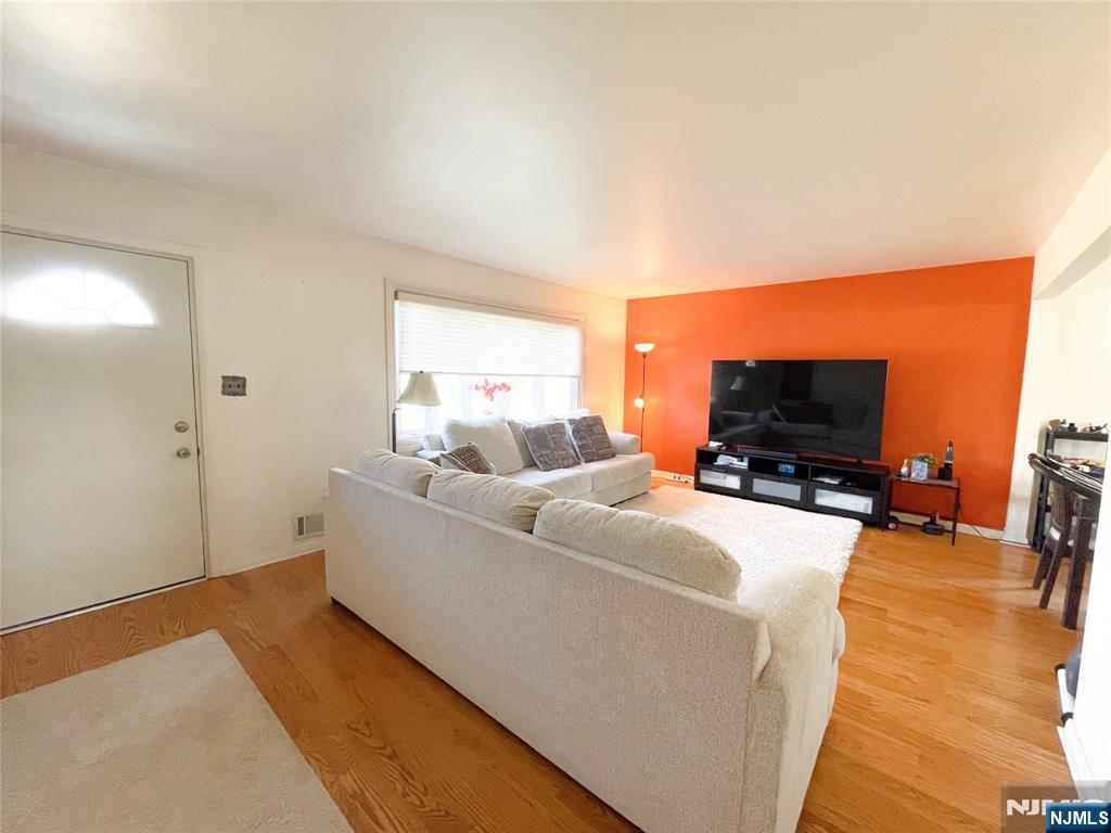 7 Hobart Court - Photo 3