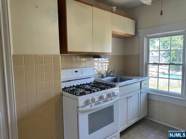 image of 220 Clinton Ave, Clifton, NJ 07011