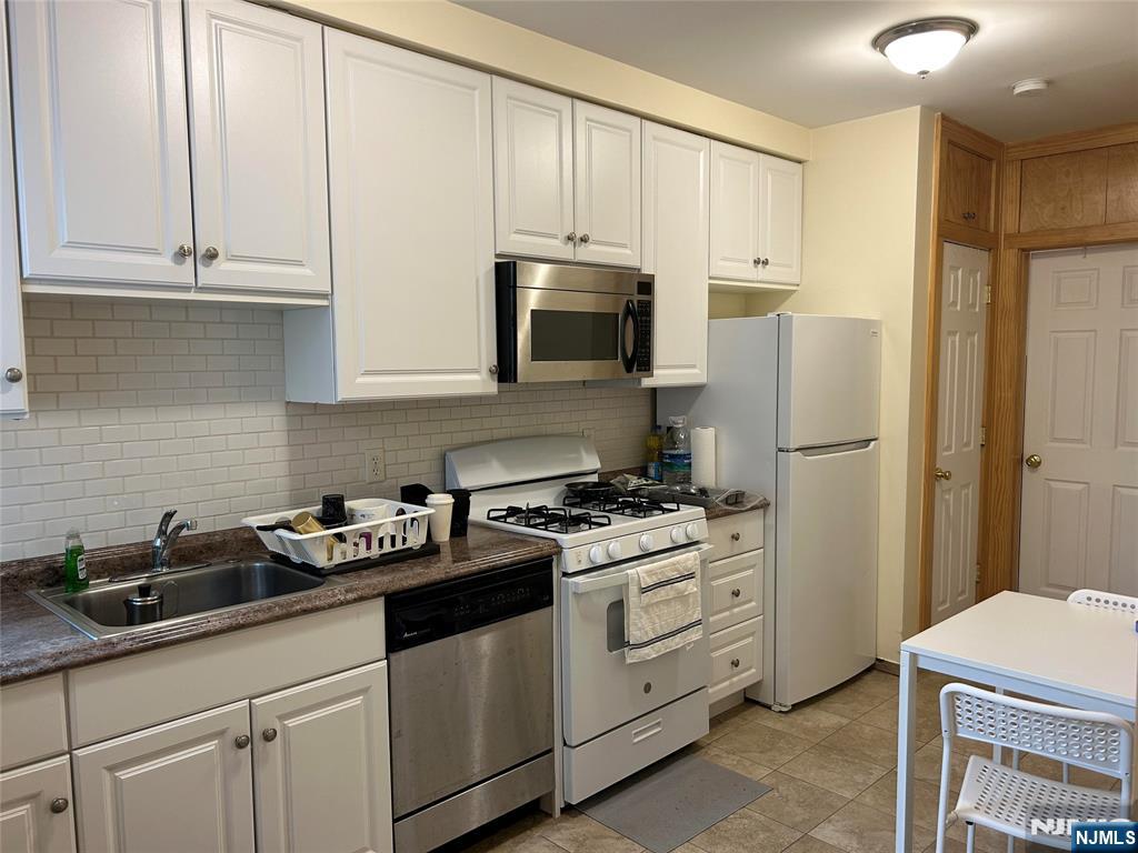 1109 Main Avenue 2 - Photo 3