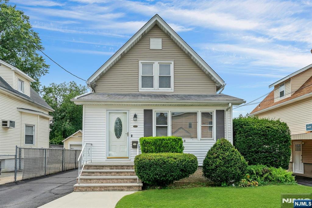 204 Tontine Avenue - Photo 1