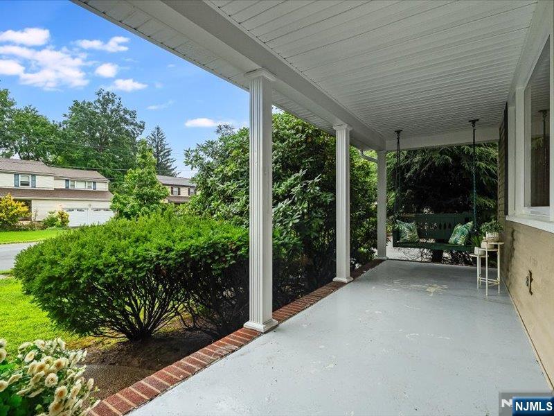 372 McKinley Boulevard - Photo 3