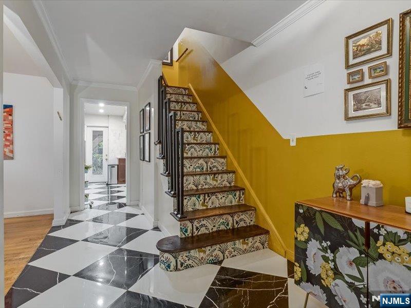 372 McKinley Boulevard - Photo 4