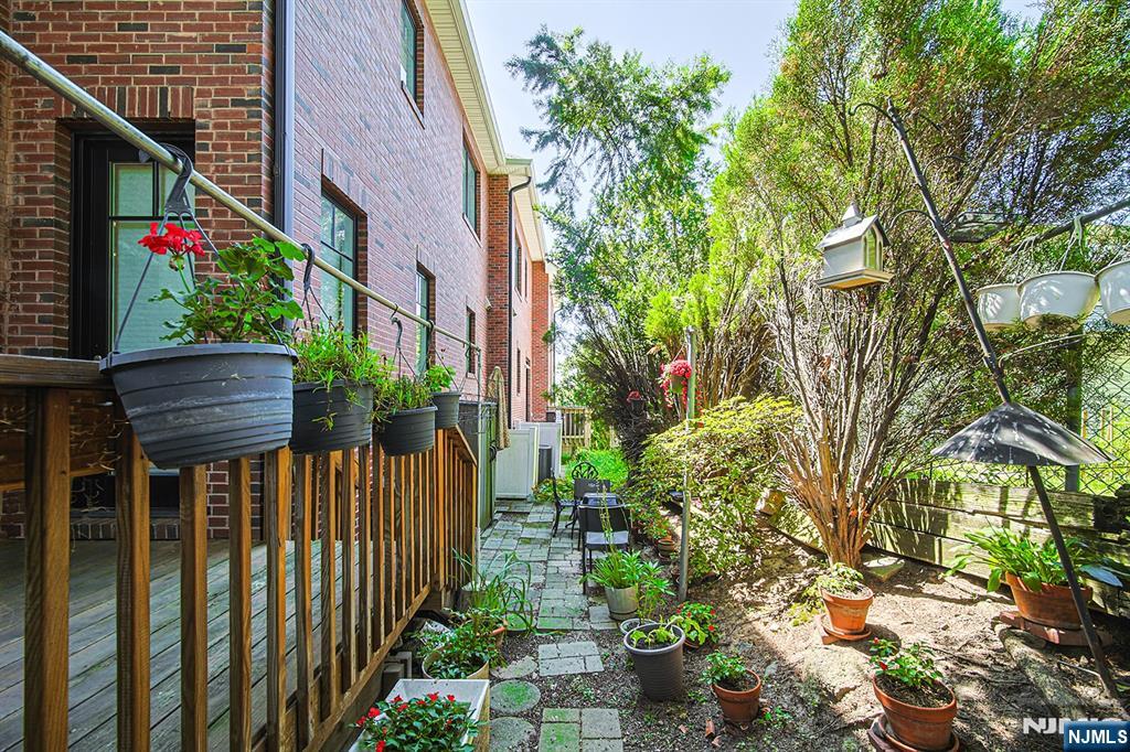 419 Stillwell #B, Fort Lee, NJ 07024