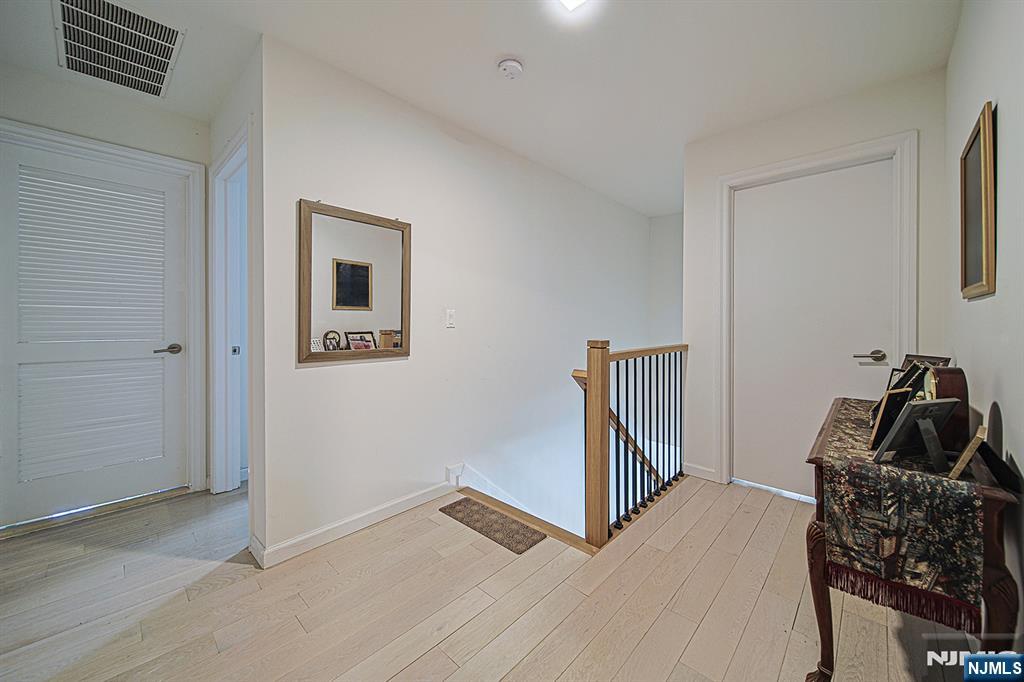 419 Stillwell — photo 28