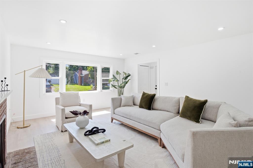 29 Woodhull Avenue - Photo 5
