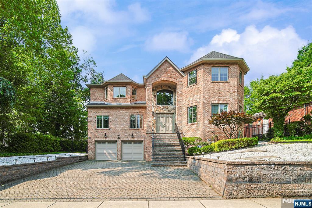 290 McCloud Drive - Photo 1