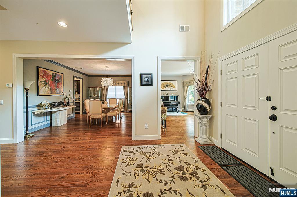 290 McCloud Drive - Photo 4