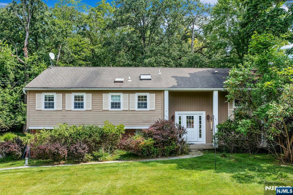 260 River Drive - Photo 1