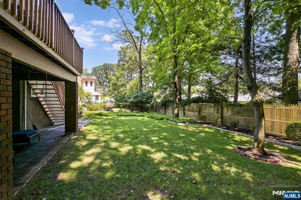 39 Hickory Street — photo 27