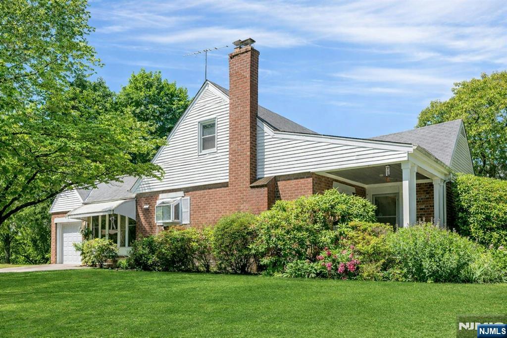 389 Bergen Boulevard - Photo 5