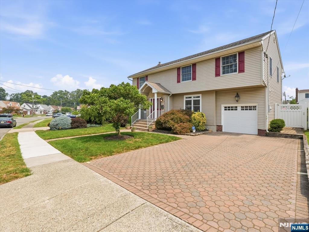 42 Winslow Ter, Fair Lawn, NJ 07410