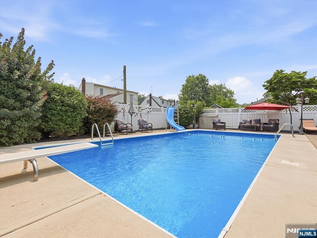 42 Winslow Ter, Fair Lawn, NJ 07410