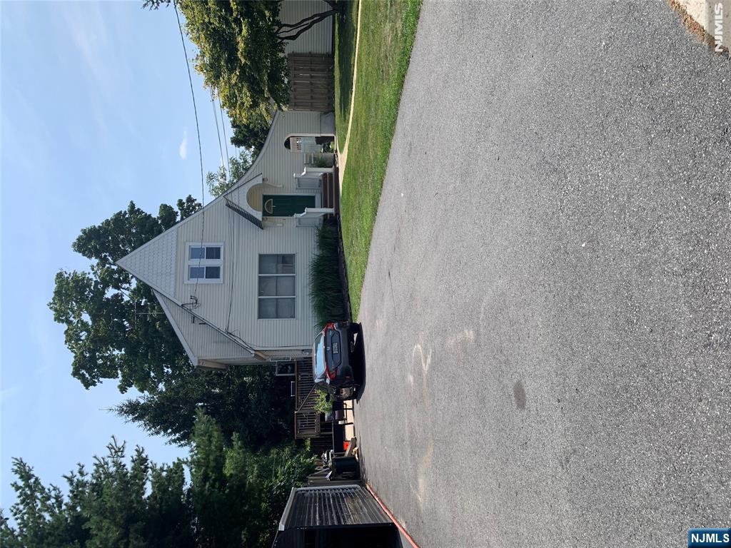 102 Keasler Ave, Lodi, NJ 07644