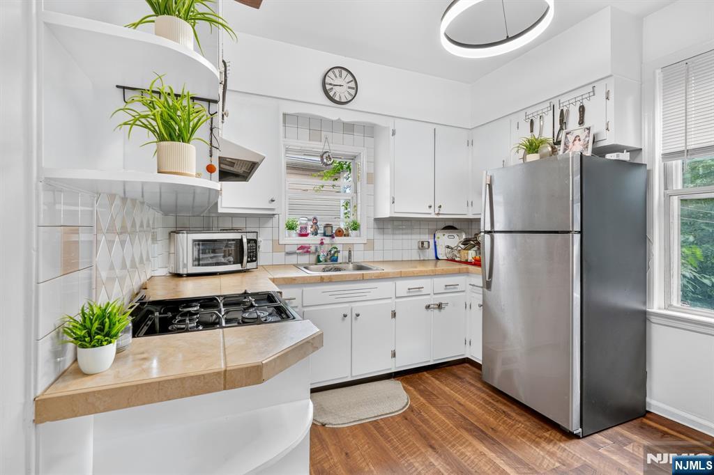 9 Cambridge Avenue - Photo 3