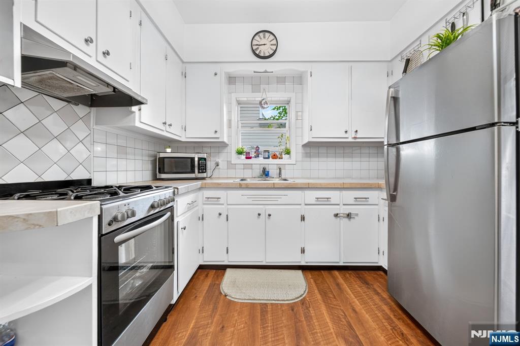 9 Cambridge Avenue - Photo 4