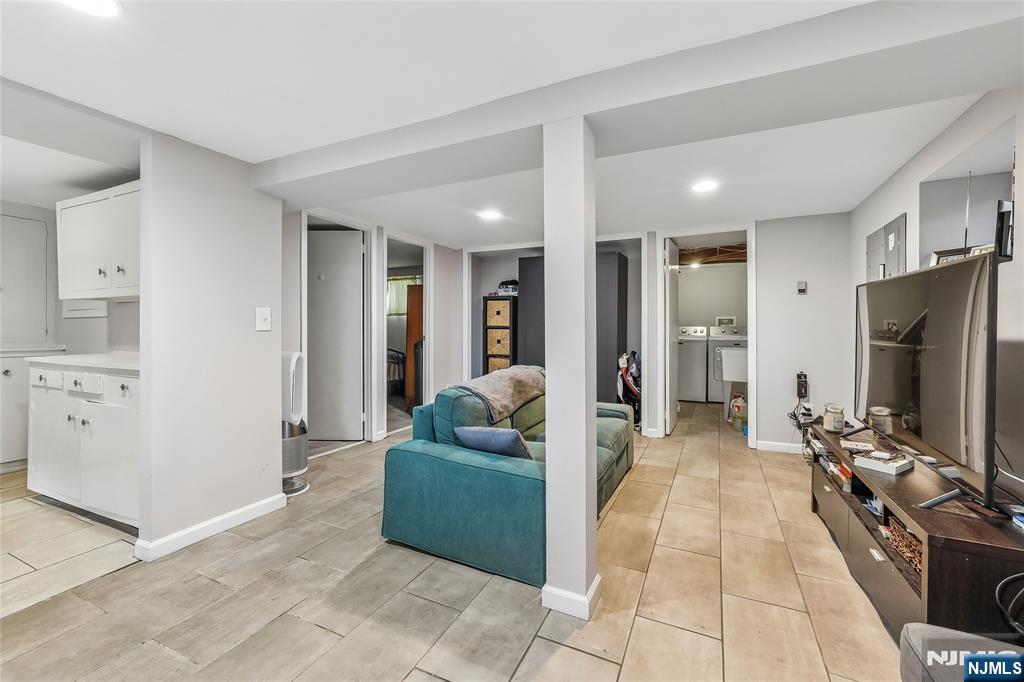 199 Larch Avenue — photo 30