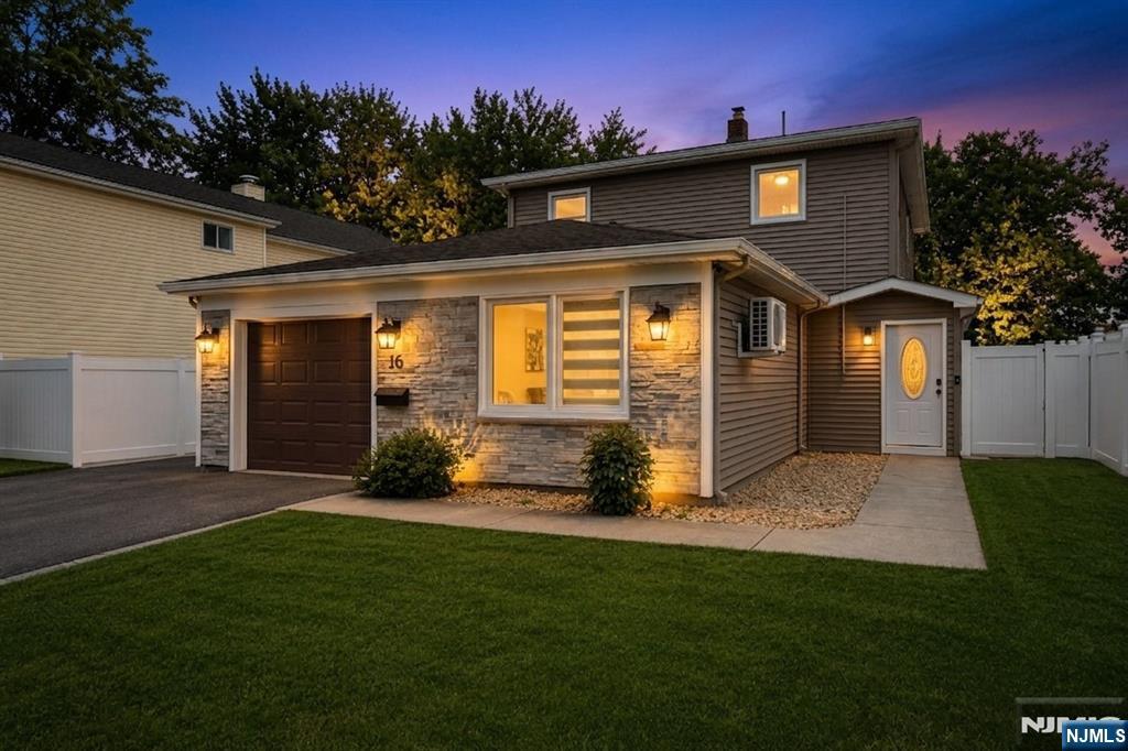 16 Adrian Street - Photo 1