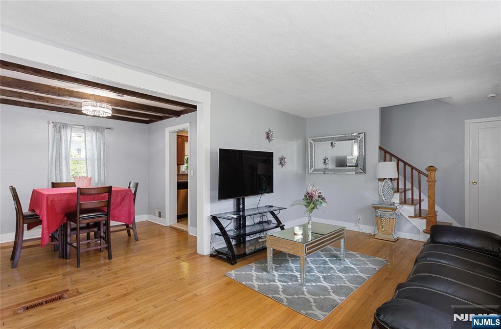 520 Washington Ave, Dumont, NJ 07628