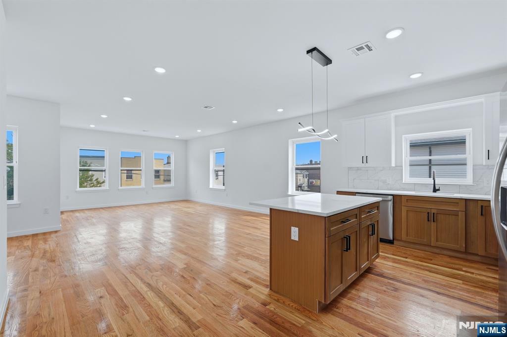 3rd image of 54 Pennsylvania Ave, Newark, NJ 07114 | MLS# 26027519