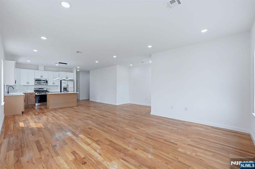4th image of 54 Pennsylvania Ave, Newark, NJ 07114 | MLS# 26027519