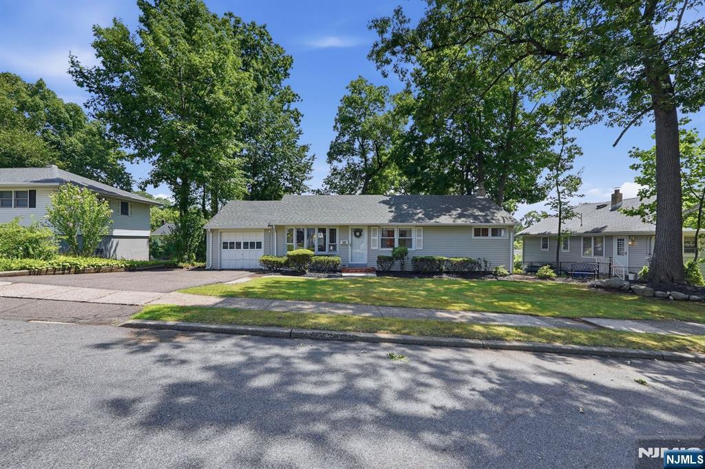 387 Hickory Street - Photo 2