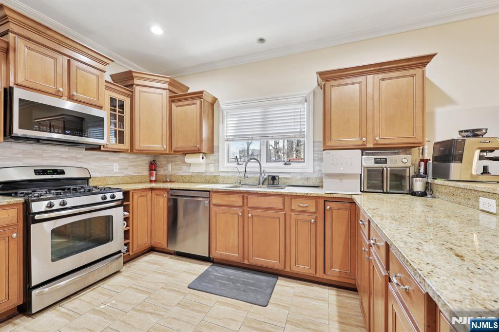 421 Lafayette Avenue 421 - Photo 4