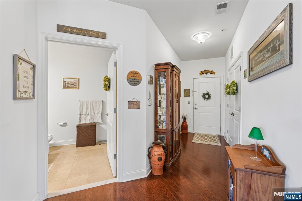 43 Elston Court 207 - Photo 3
