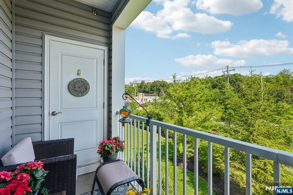 2nd image of 43 Elston Ct, Wanaque, NJ 07420