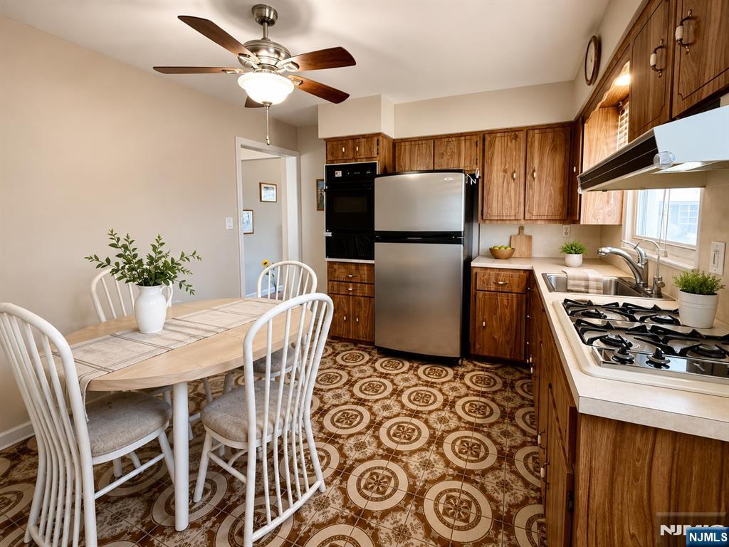 15 Ford St, Lodi, NJ 07644