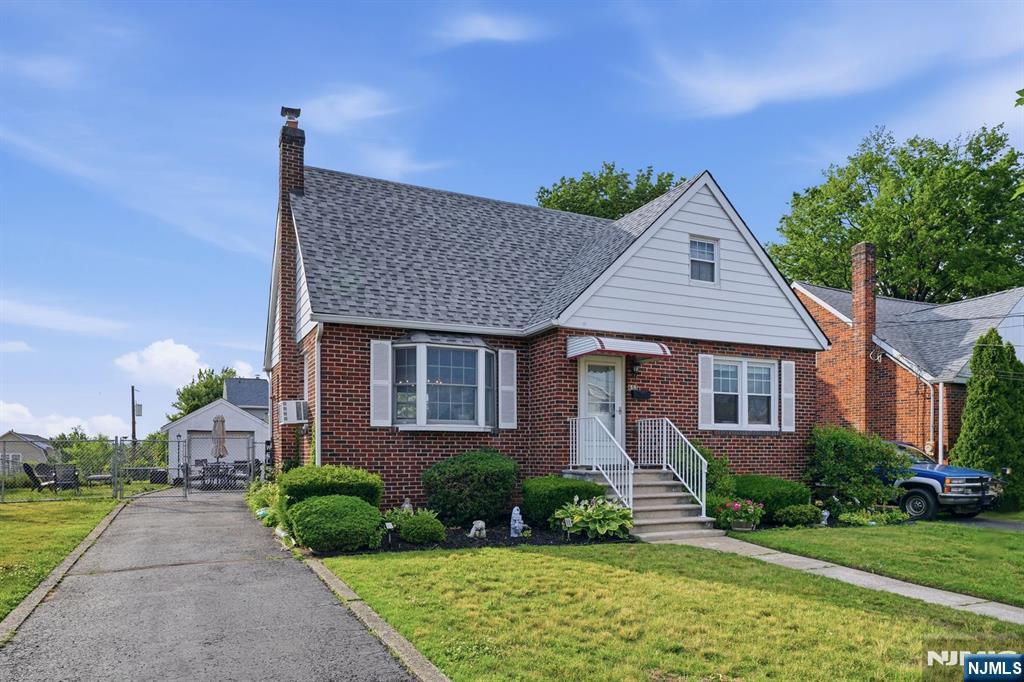 653 7th Street - Photo 5