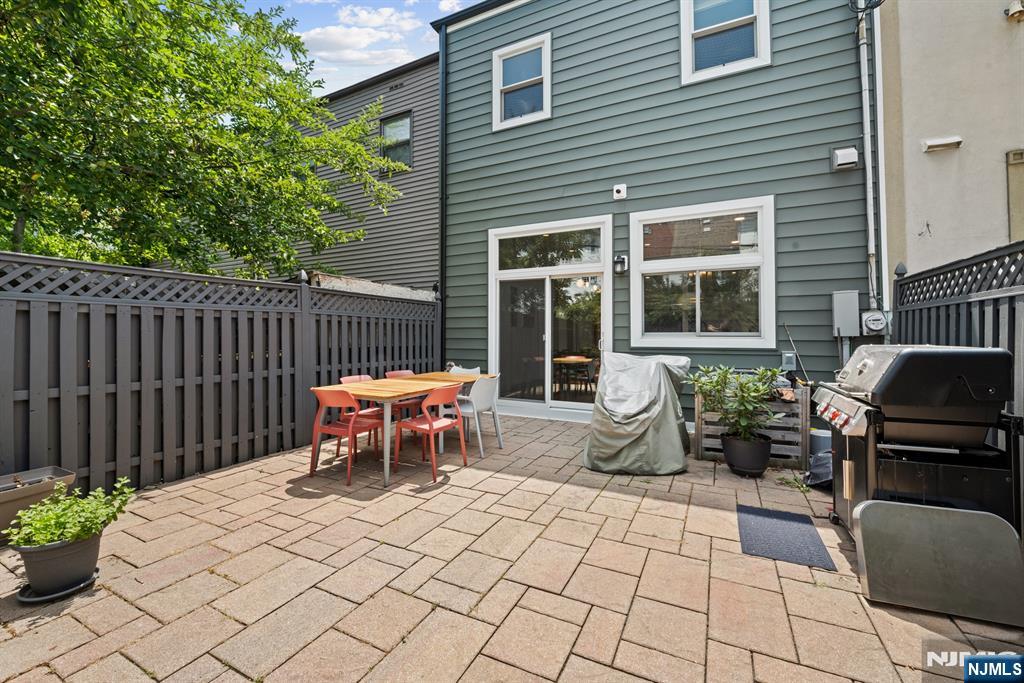 304 9th Street — photo 27