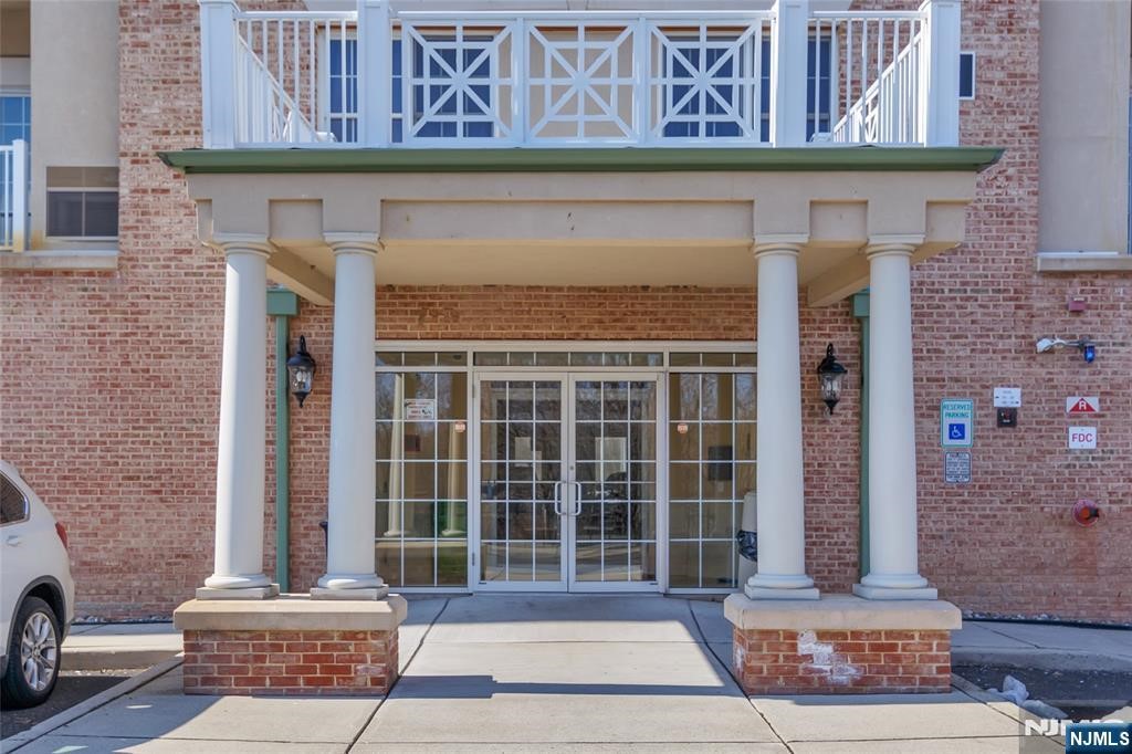 3203 Windsor Park Ct #203, Englewood, NJ 07631