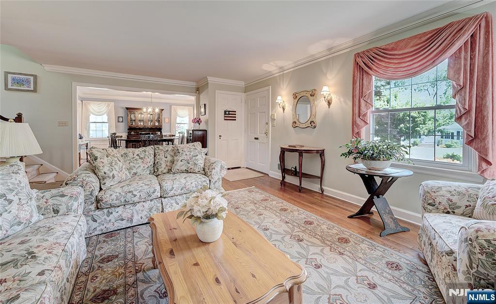 3rd image of 5 Birdseye Gln, Verona, NJ 07044 | MLS# 26027540