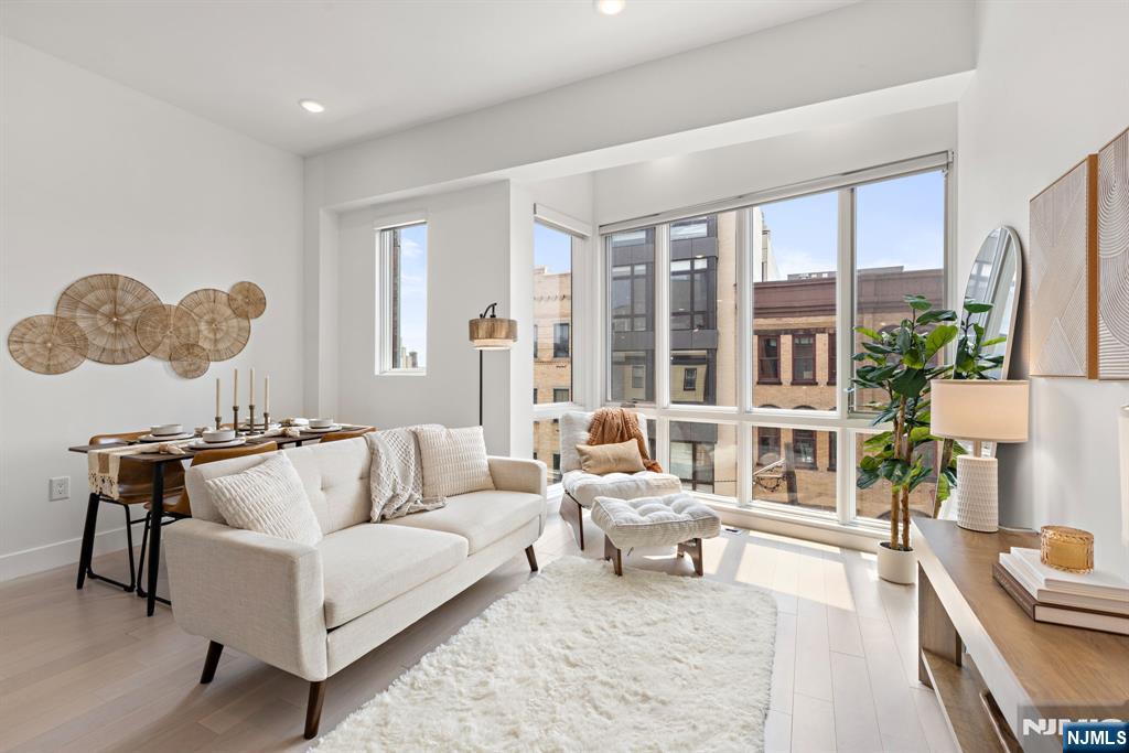 332 Newark Avenue 4A - Photo 4