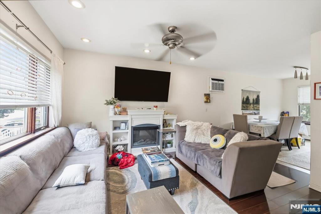 715 5TH ST 5th Street - Photo 4