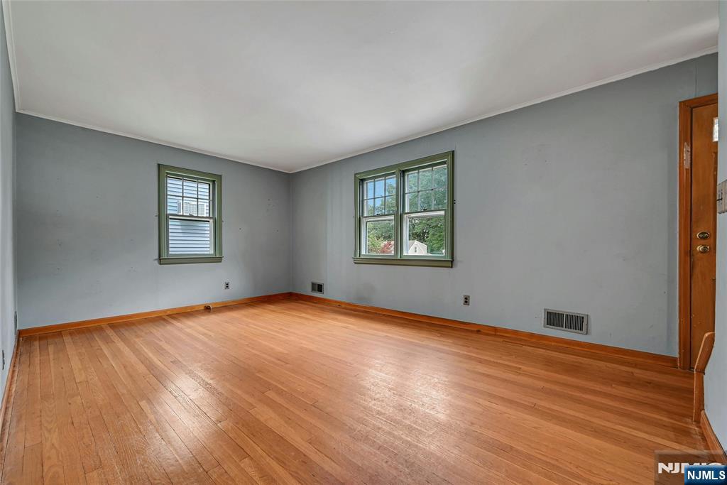 725 Millbrook Road - Photo 3
